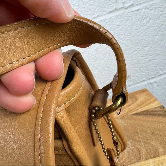 Coach Vintage City Bag | Butterscotch Glove-Tanned Crossbody - Picture 8 of 16